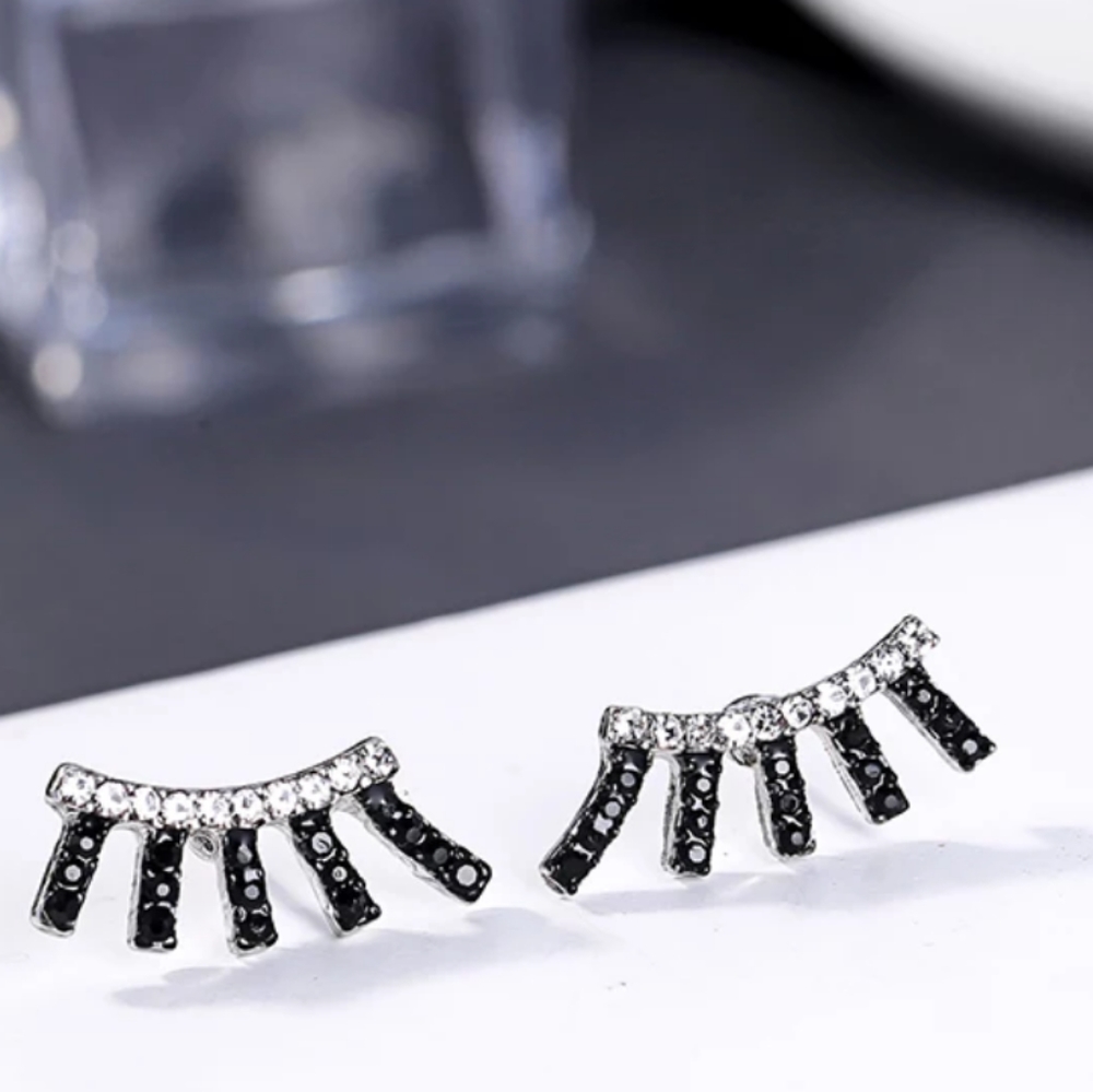 👁️NEW CHIC CRYSTAL💎👁️"LINER&LASHES"STUD EARRING